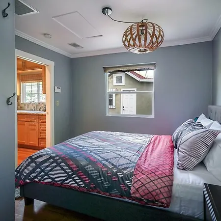 Stylish 2 Bed & 2 Bath At The Heart Of Hollywood With Free Parking - One Car Only Apartment Los Angeles Exterior photo
