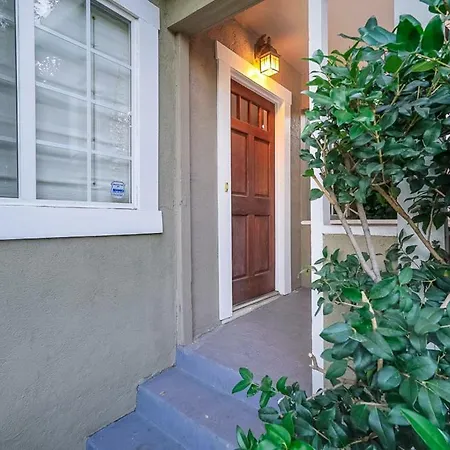 Stylish 2 Bed & 2 Bath At The Heart Of Hollywood With Free Parking - One Car Only Apartment Los Angeles Exterior photo