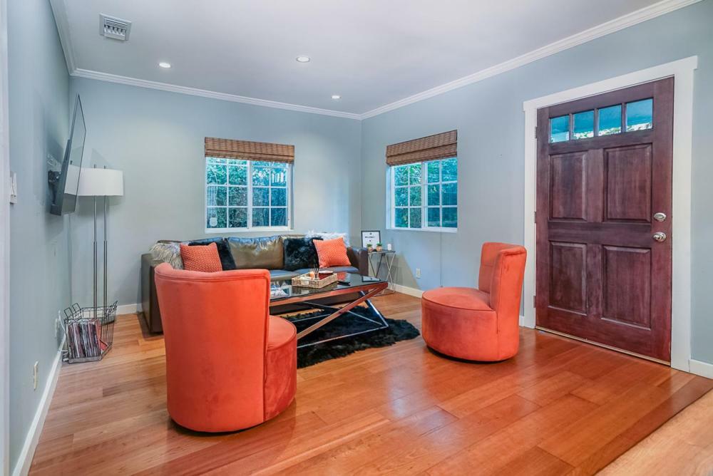 Stylish 2 Bed & 2 Bath At The Heart Of Hollywood With Free Parking - One Car Only Apartamento Los Angeles