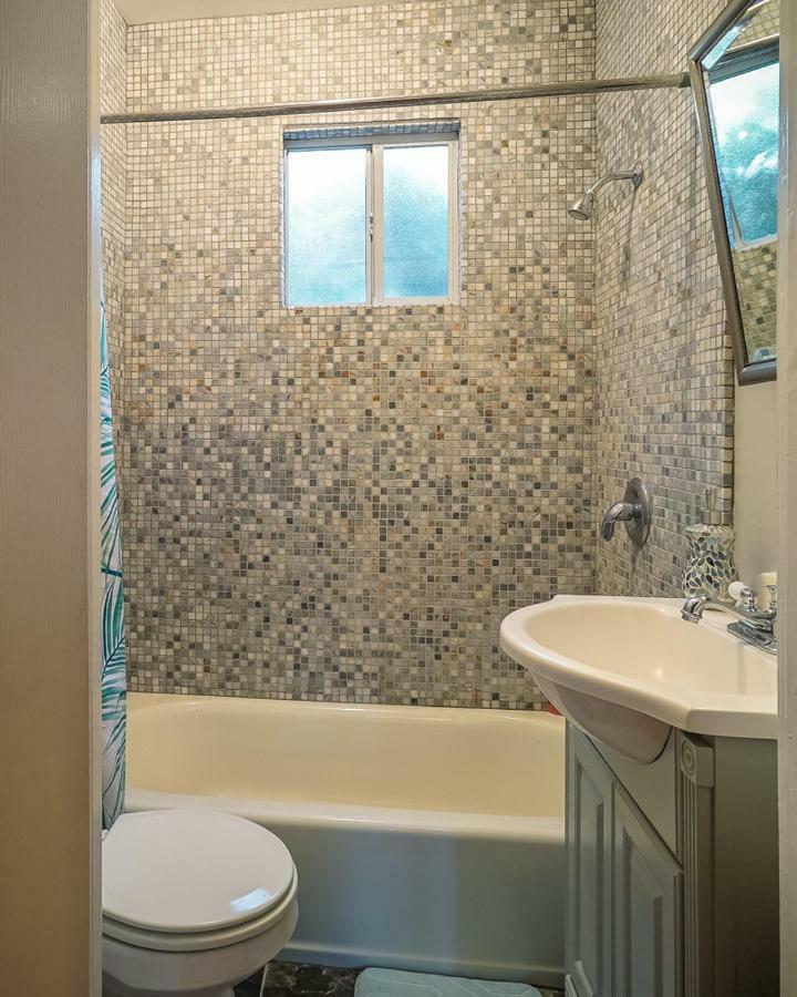 Stylish 2 Bed & 2 Bath At The Heart Of Hollywood With Free Parking - One Car Only Appartamento Los Angeles