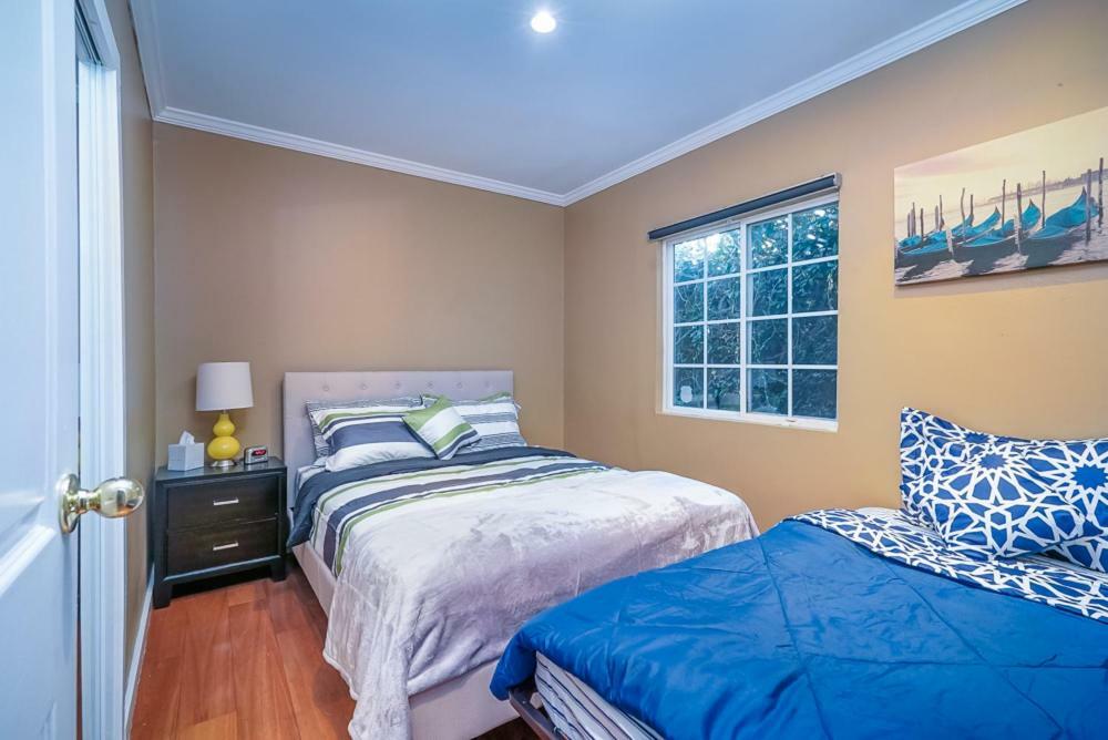 Appartamento Stylish 2 Bed & 2 Bath At The Heart Of Hollywood With Free Parking - One Car Only